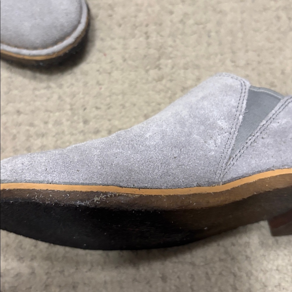 UGG Suede Grey Size 6.5 Loafer - Picture 12 of 13